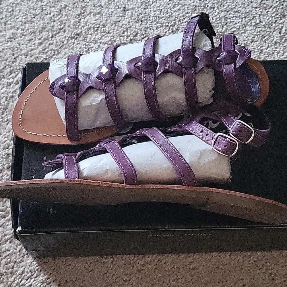 Shoes - Picture 2 of 3
